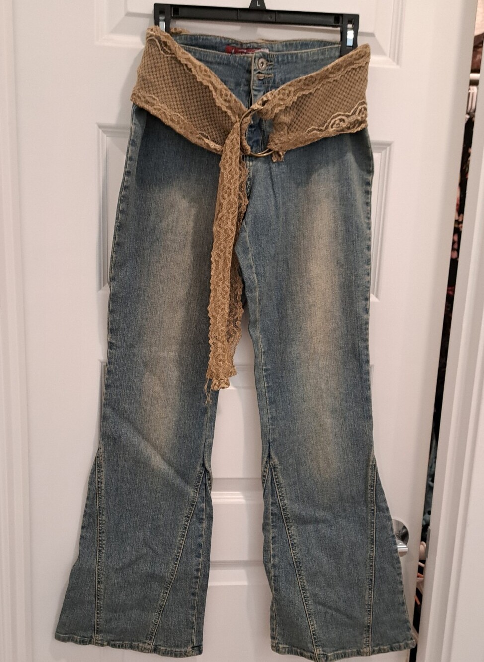 Light Blue Wide-Leg Women's Jeans with Beige Lace Sash